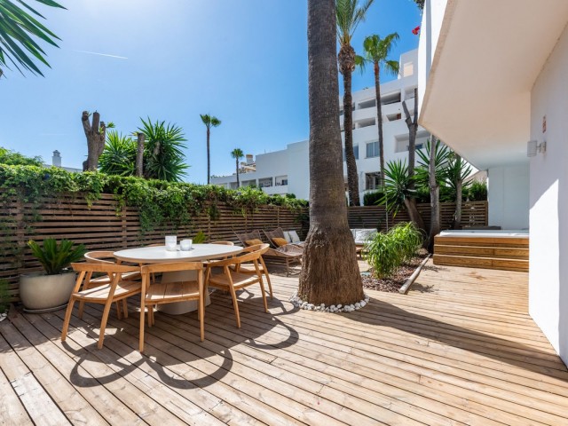 Apartamento con 3 Dormitorios  en Nueva Andalucía