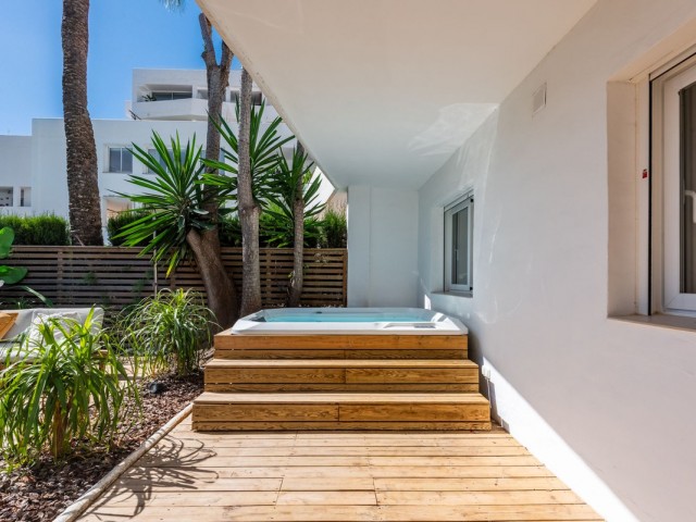 Apartamento con 3 Dormitorios  en Nueva Andalucía