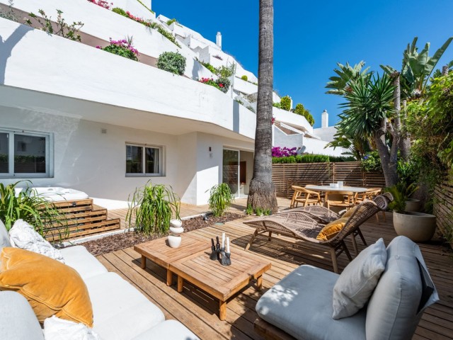 Apartamento con 3 Dormitorios  en Nueva Andalucía
