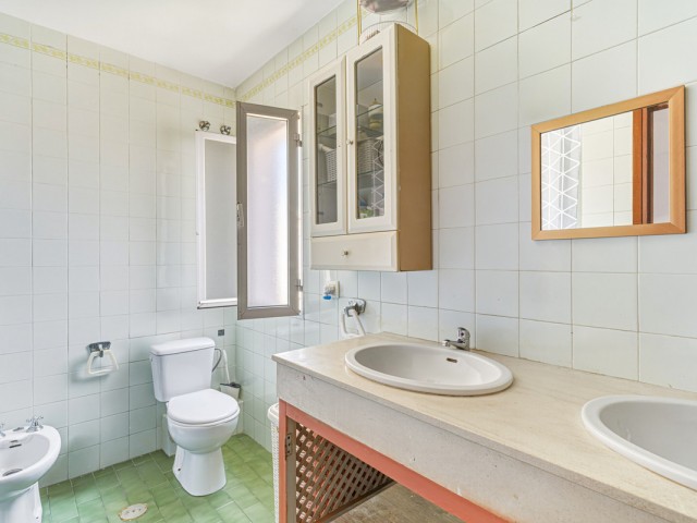 3 Bedrooms Townhouse in Estepona