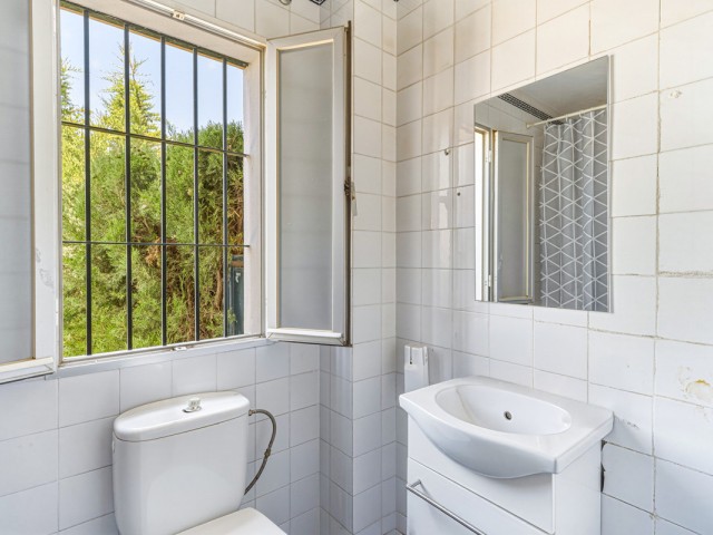3 Bedrooms Townhouse in Estepona