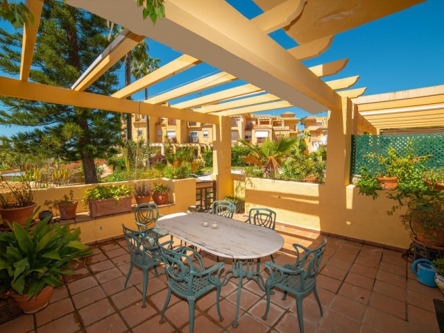4 Bedrooms Townhouse in Estepona