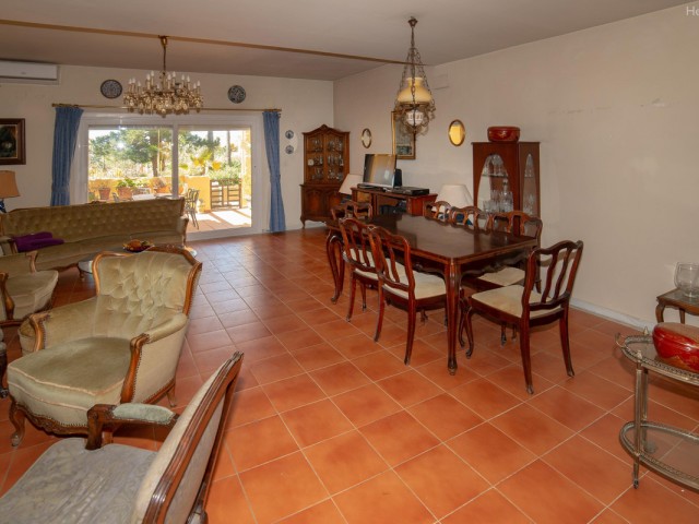 4 Bedrooms Townhouse in Estepona