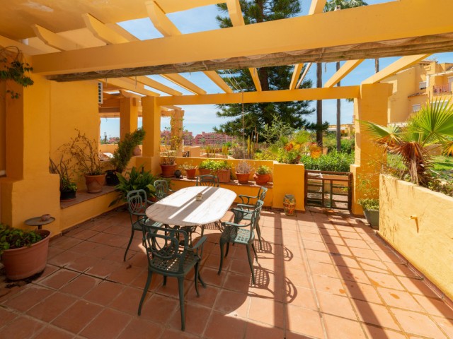 4 Bedrooms Townhouse in Estepona