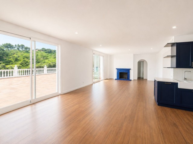 5 Bedrooms Villa in Estepona