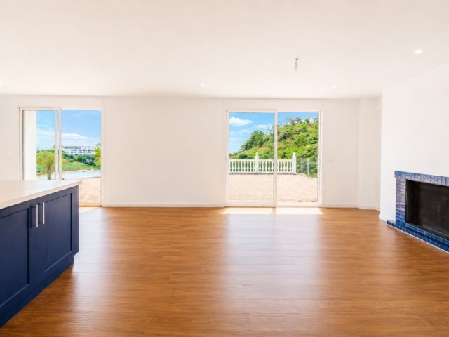 5 Bedrooms Villa in Estepona