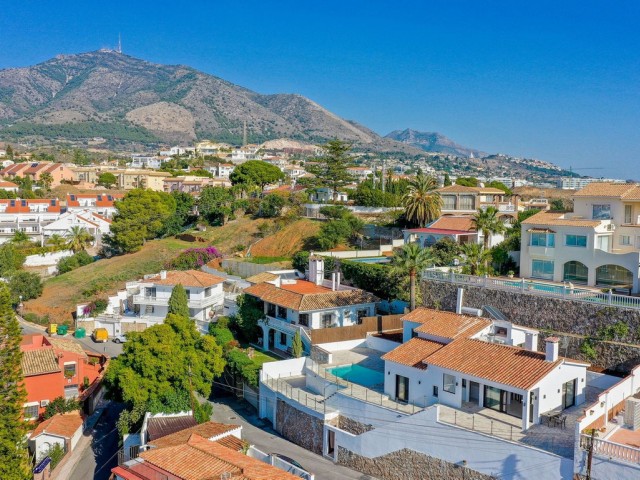 4 Bedrooms Villa in Fuengirola