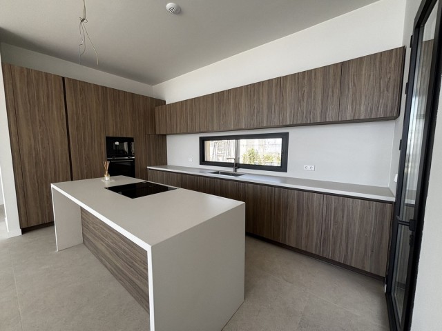 Villa con 4 Dormitorios  en Benahavís