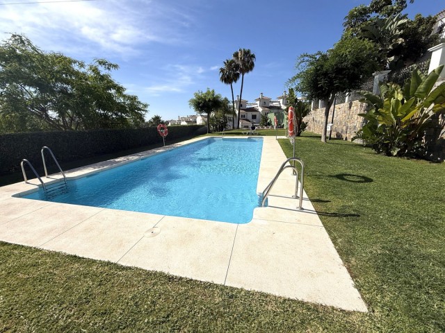 4 Bedrooms Townhouse in Estepona