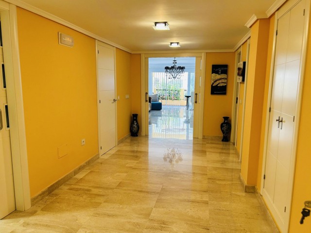 2 Schlafzimmer Apartment in Elviria