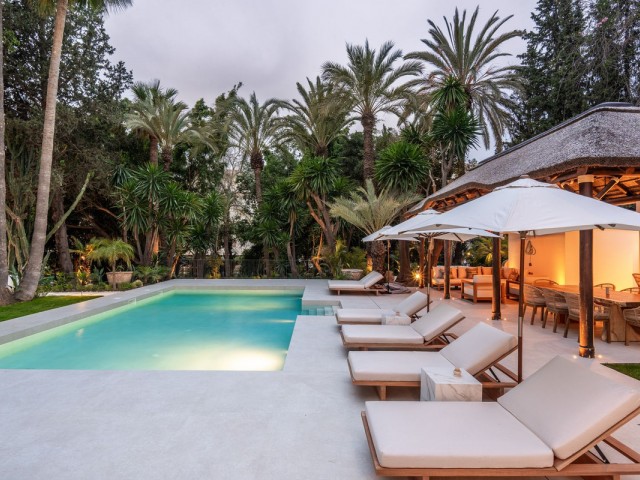 Villa con 5 Dormitorios  en Las Brisas
