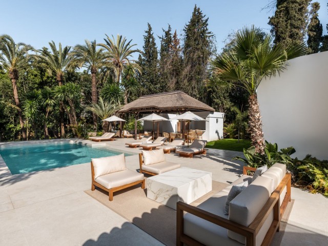 Villa con 5 Dormitorios  en Las Brisas