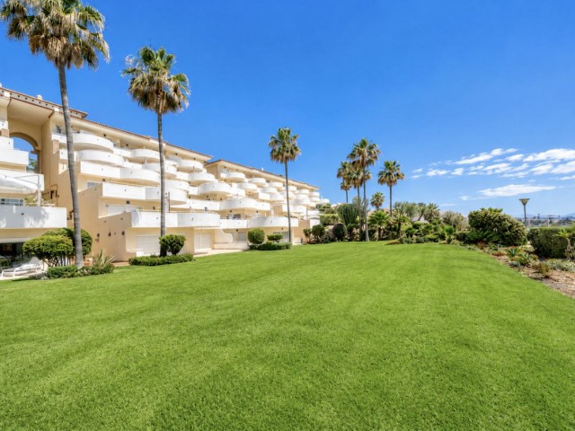 2 Bedrooms Apartment in Estepona
