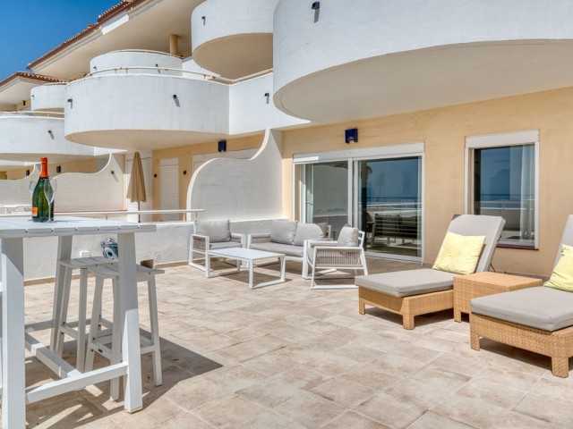 2 Bedrooms Apartment in Estepona