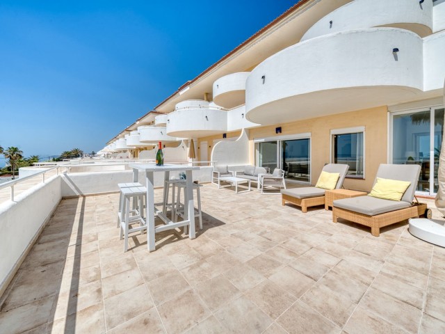 2 Bedrooms Apartment in Estepona