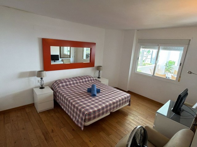 Apartamento con 2 Dormitorios  en Nueva Andalucía