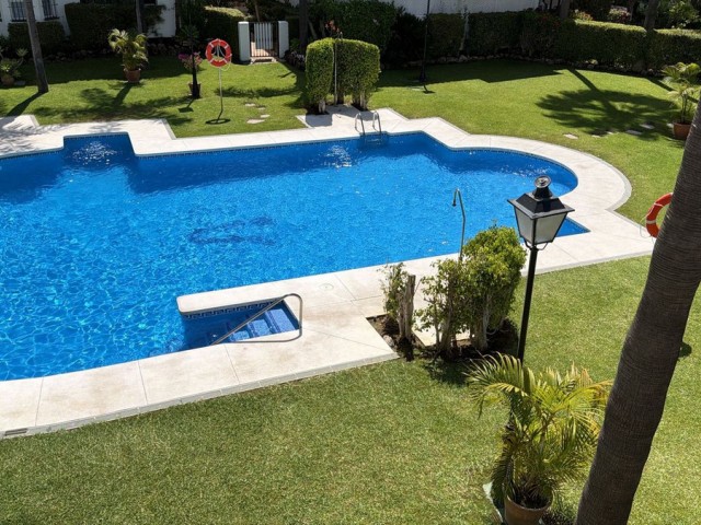 Apartamento con 2 Dormitorios  en Nueva Andalucía
