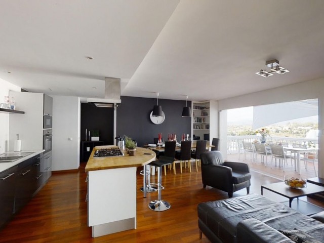 6 Bedrooms Villa in Mijas