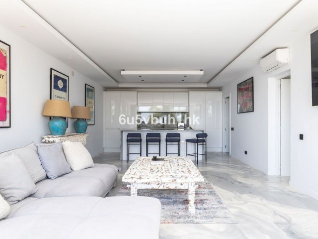 2 Bedrooms Apartment in Benahavís
