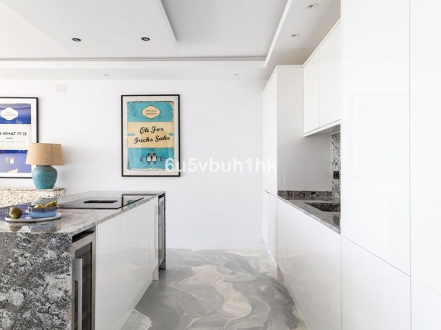2 Bedrooms Apartment in Benahavís