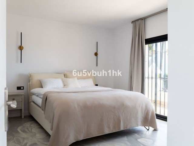 2 Bedrooms Apartment in Benahavís