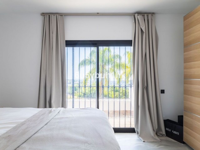 2 Bedrooms Apartment in Benahavís