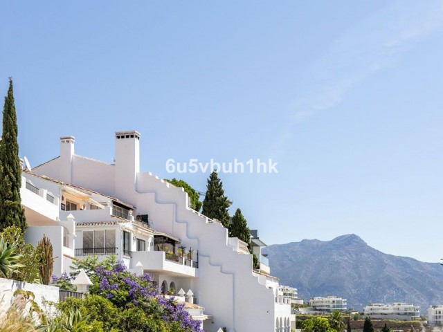 2 Bedrooms Apartment in Benahavís