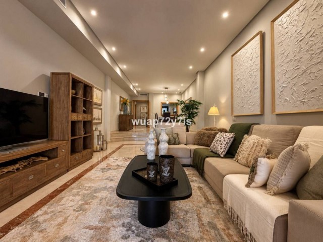 2 Bedrooms Apartment in Puerto Banús