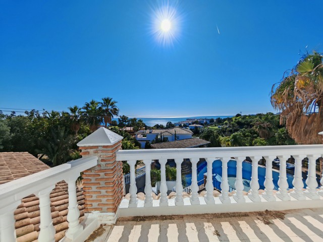Villa avec 9 Chambres  à Benalmadena
