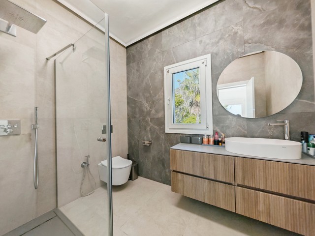 Villa avec 9 Chambres  à Benalmadena