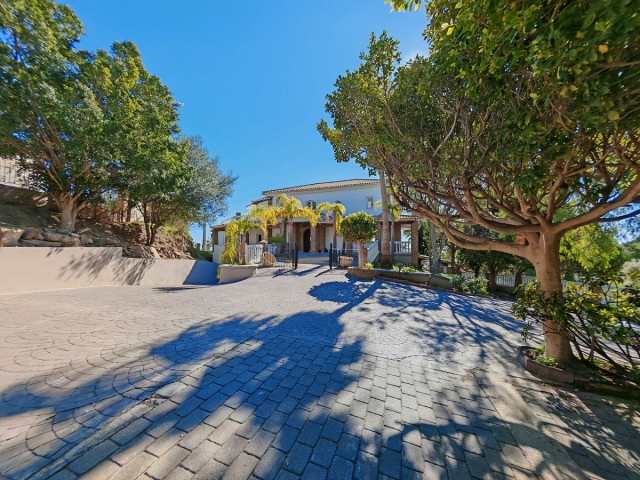 Villa avec 9 Chambres  à Benalmadena