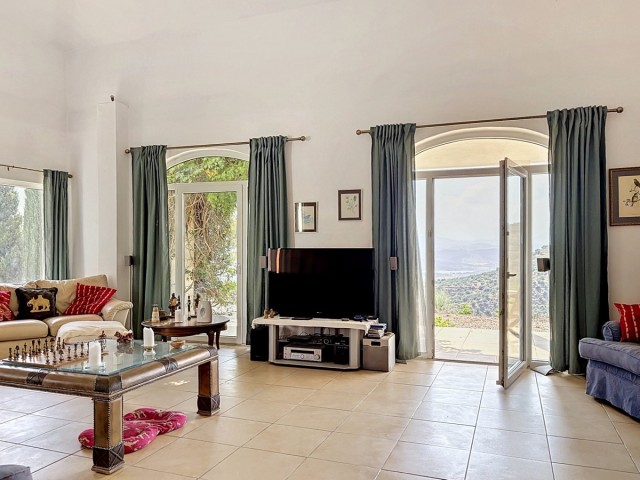 4 Schlafzimmer Villa in Canillas de Aceituno