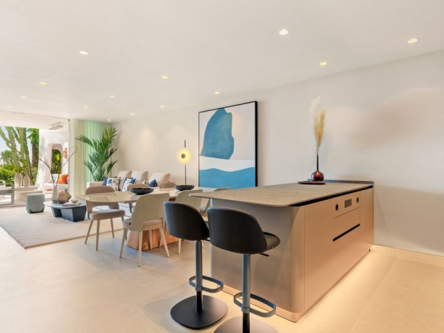 Appartement avec 3 Chambres  à Estepona