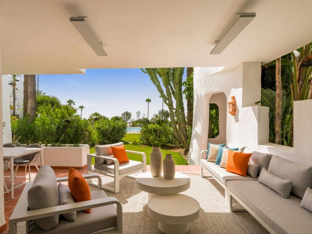 Appartement avec 3 Chambres  à Estepona