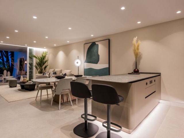 Appartement avec 3 Chambres  à Estepona