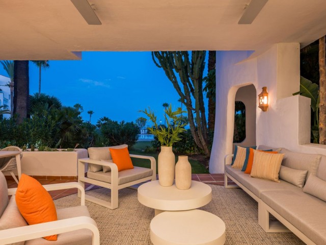 Appartement avec 3 Chambres  à Estepona