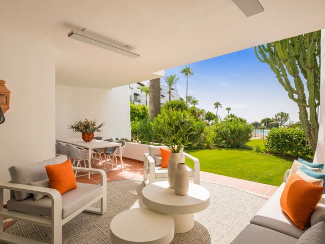 Appartement avec 3 Chambres  à Estepona
