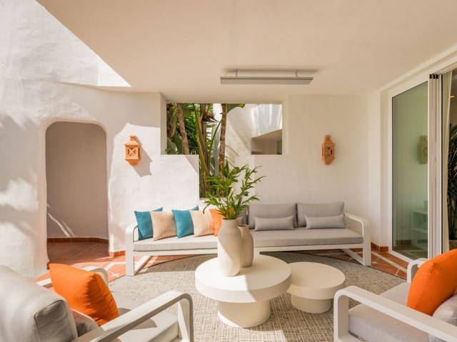 Appartement avec 3 Chambres  à Estepona