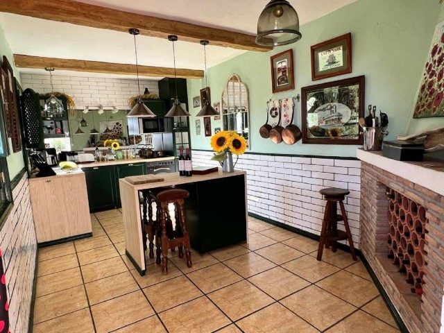 4 Bedrooms Villa in Mijas