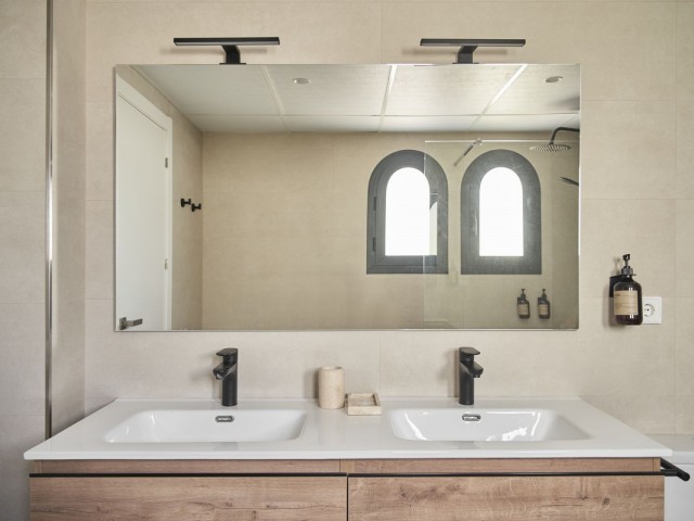 Maison mitoyenne avec 3 Chambres  à El Paraiso