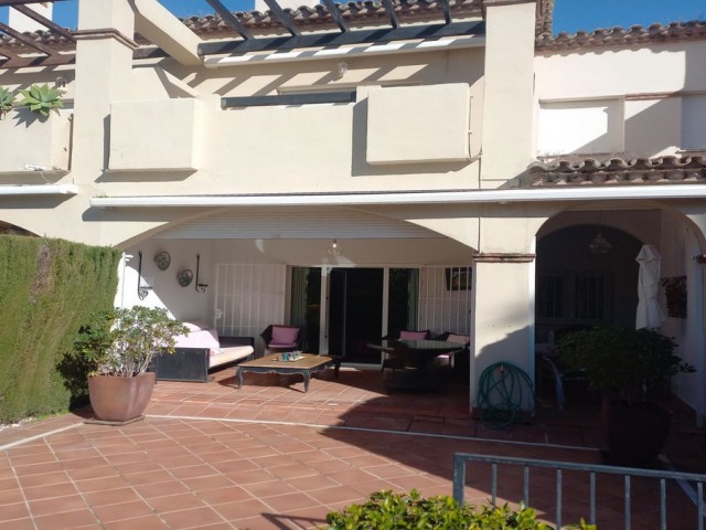 3 Schlafzimmer Reihenhaus in Guadalmina Baja