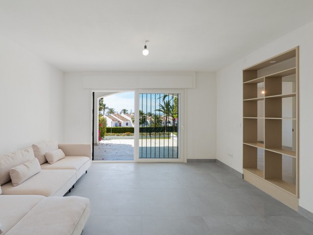 Apartamento con 3 Dormitorios  en Nueva Andalucía