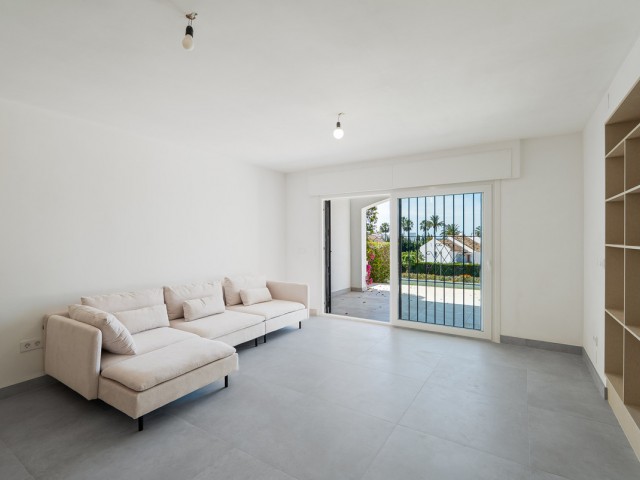Apartamento con 3 Dormitorios  en Nueva Andalucía