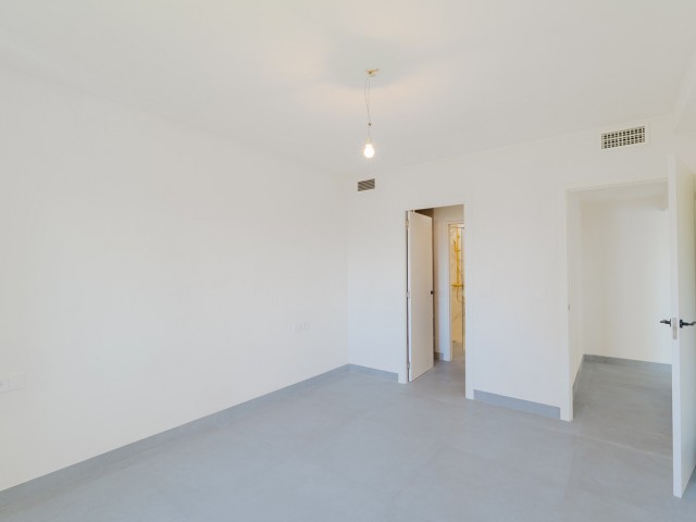 Apartamento con 3 Dormitorios  en Nueva Andalucía