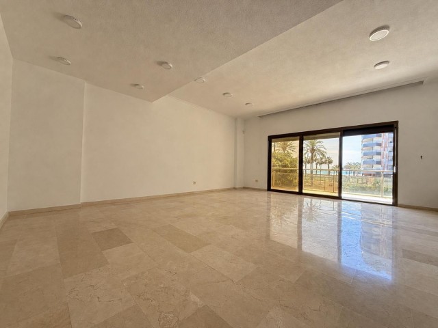 4 Bedrooms Apartment in Torremolinos