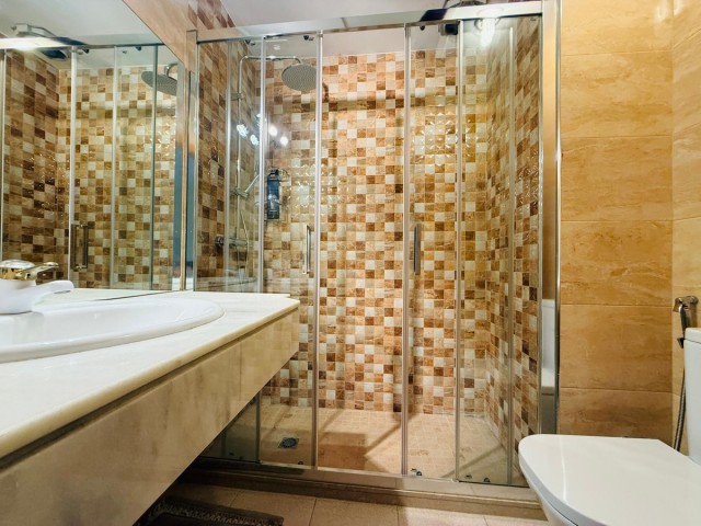 4 Bedrooms Apartment in Torremolinos