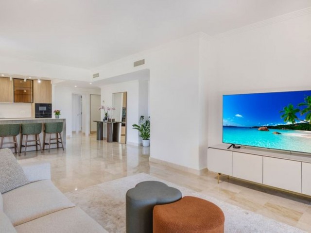 3 Bedrooms Apartment in Benahavís