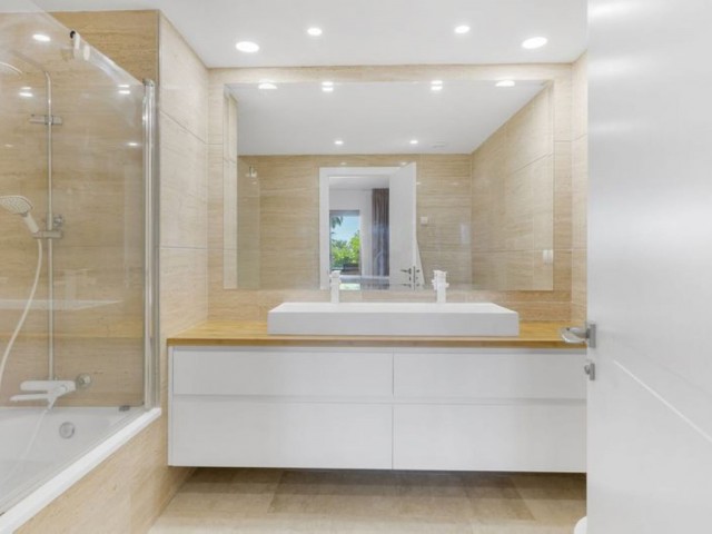 3 Bedrooms Apartment in Benahavís