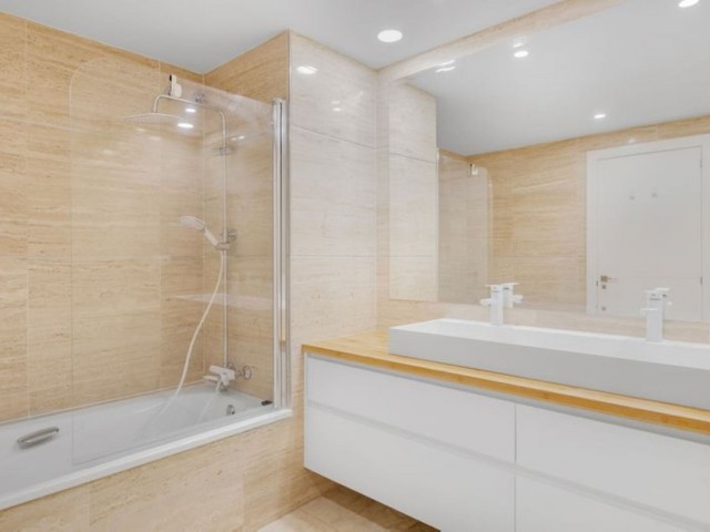 3 Bedrooms Apartment in Benahavís