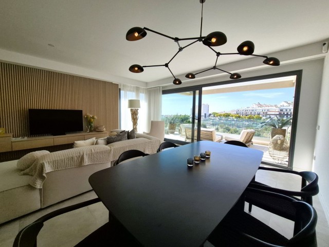 3 Bedrooms Apartment in Estepona